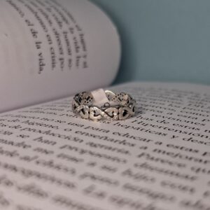 Anillo Plata Empavonada Corazones Cubic