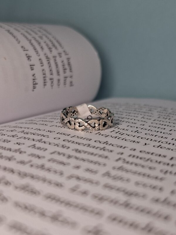 Anillo Plata Empavonada Corazones Cubic