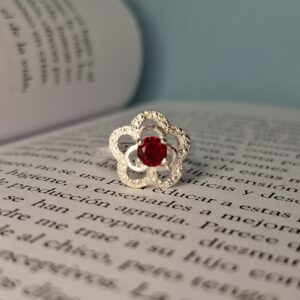 Anillo Flor Calada Rubí