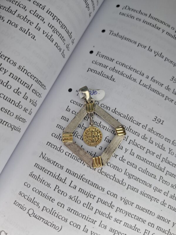 Dije Plata y Oro San Benito Colgante 13033