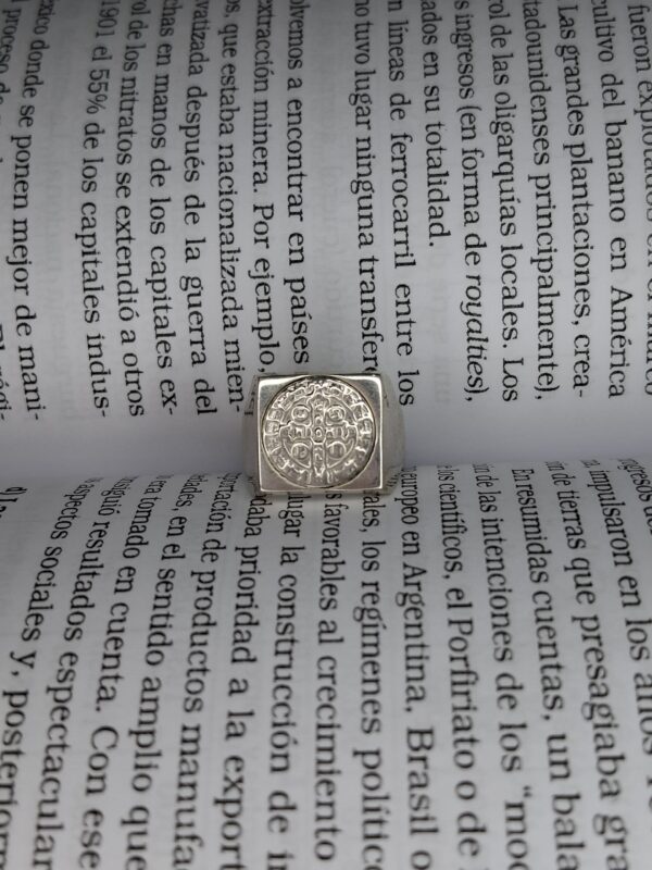 Anillo San Benito Cuadrado Hombre