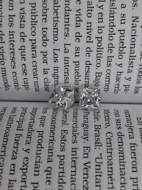 Aros Swarovsky Cuadrado Engarzado 14144