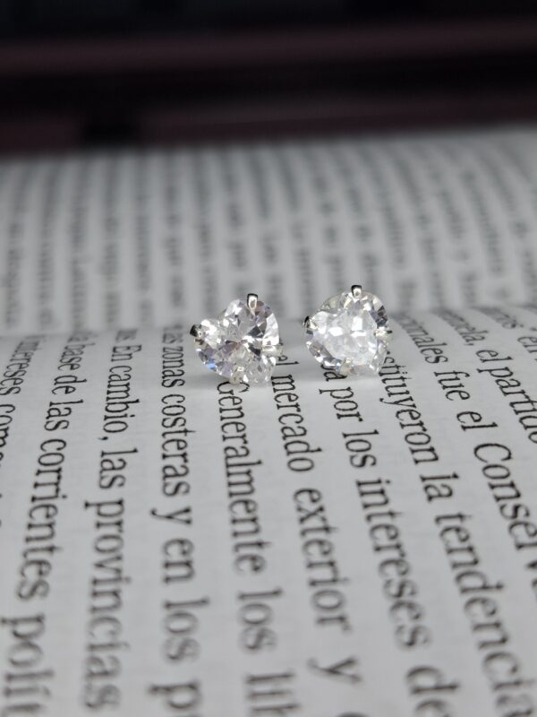 Aros Swarovsky Corazón Engarzado 14143